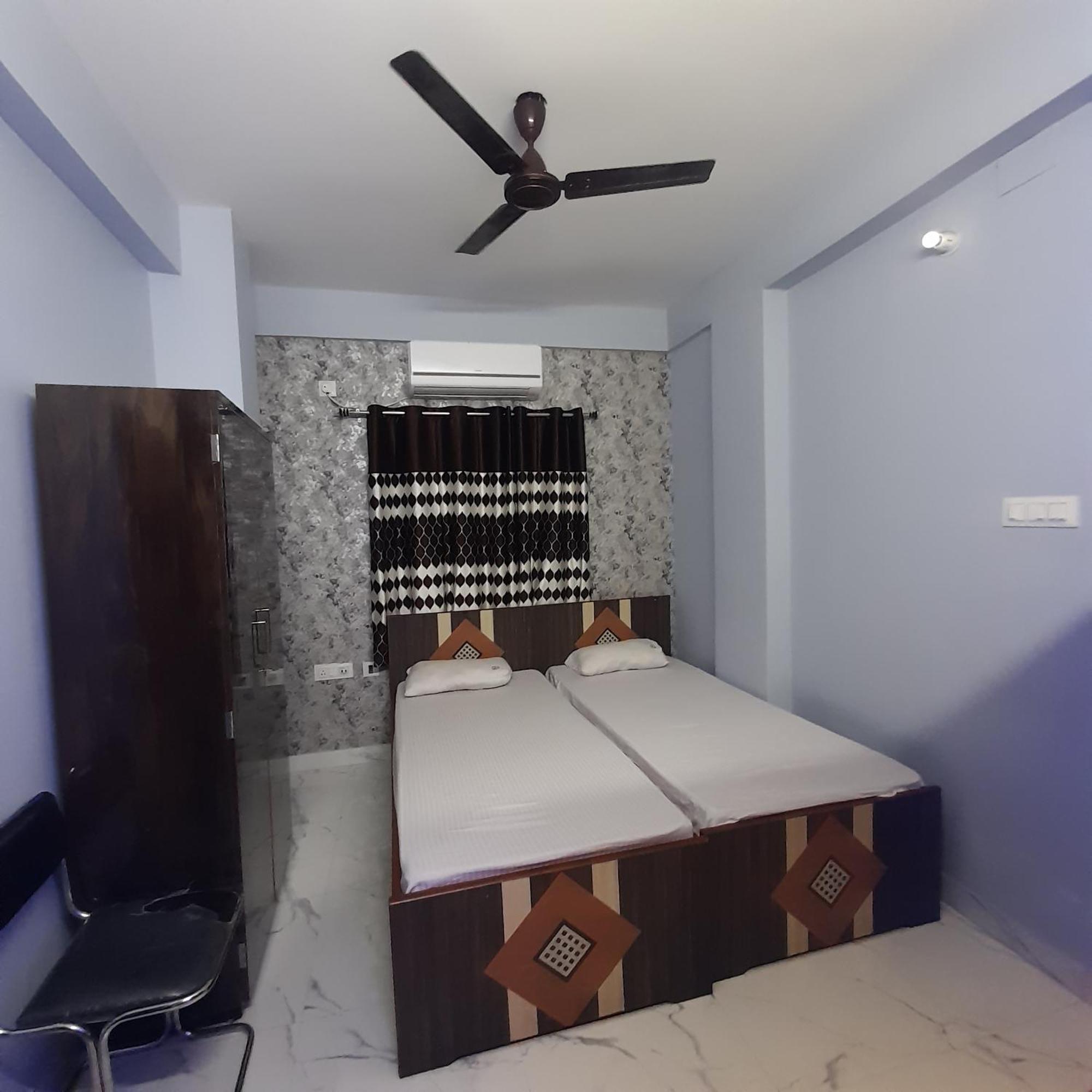 Garden Guest House Near Rene Tower Ruby General Hospital Калькутта Номер фото